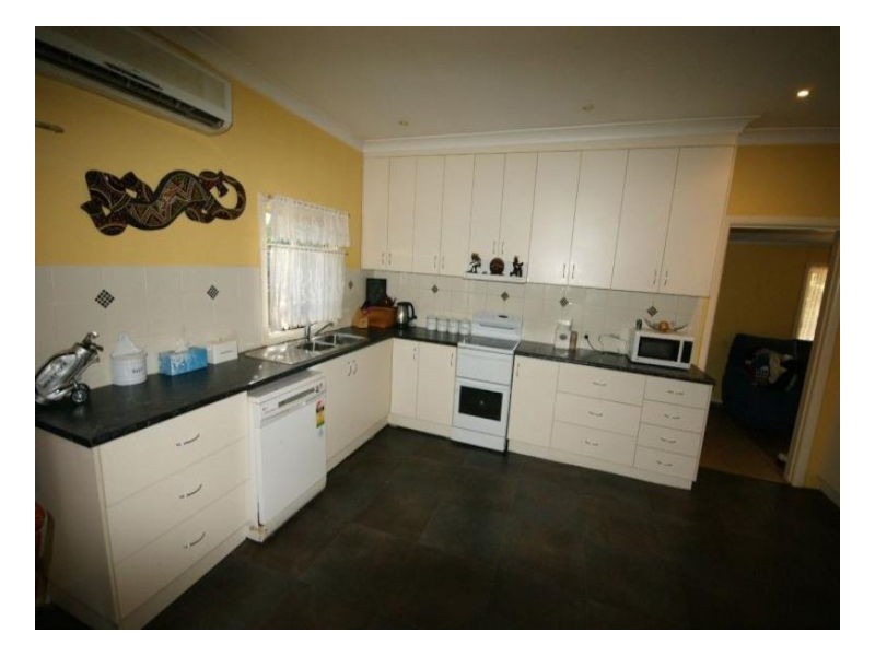 129 Wellington Street, Deniliquin NSW 2710