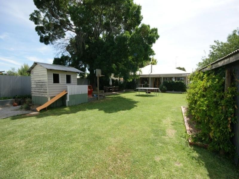 448 Wood Street, Deniliquin NSW 2710