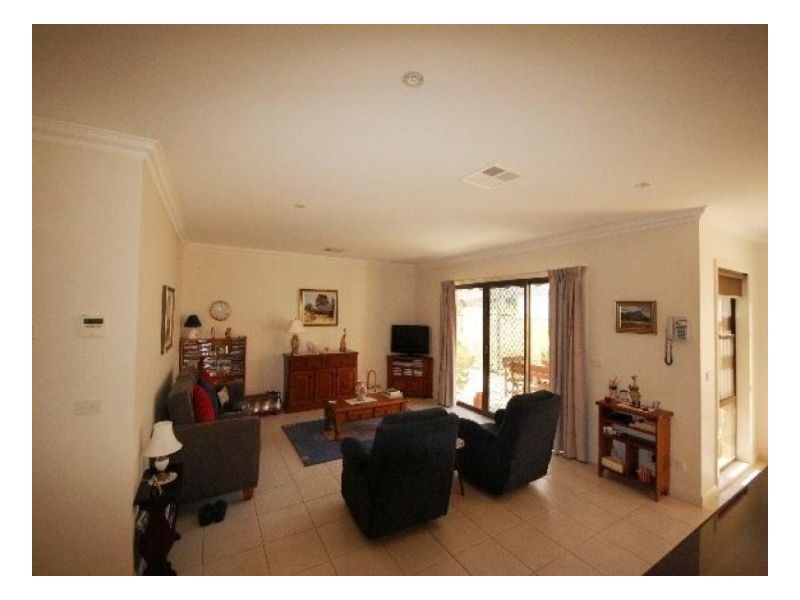 95 Edwardes Street, Deniliquin NSW 2710