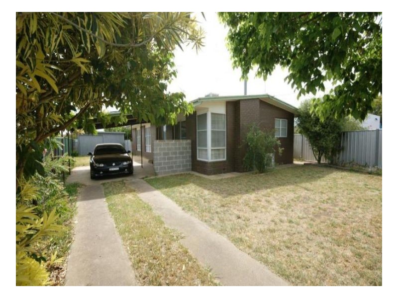 5 Stratton Court, Deniliquin NSW 2710