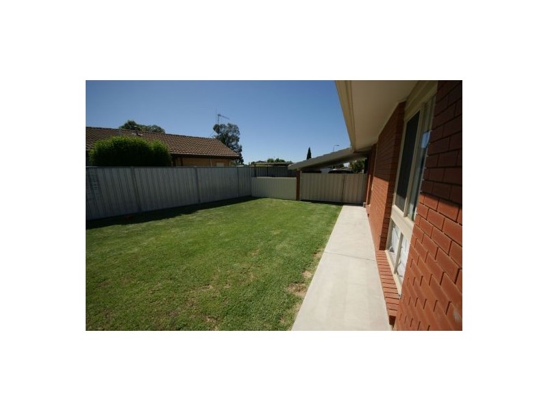 9 Johnston Crescent, Deniliquin NSW 2710