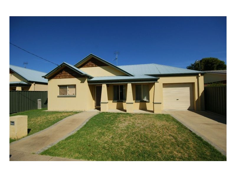 72 Macauley Street, Deniliquin NSW 2710