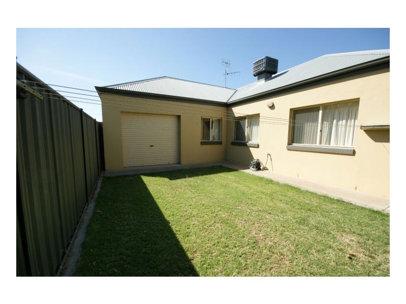72 Macauley Street, Deniliquin NSW 2710