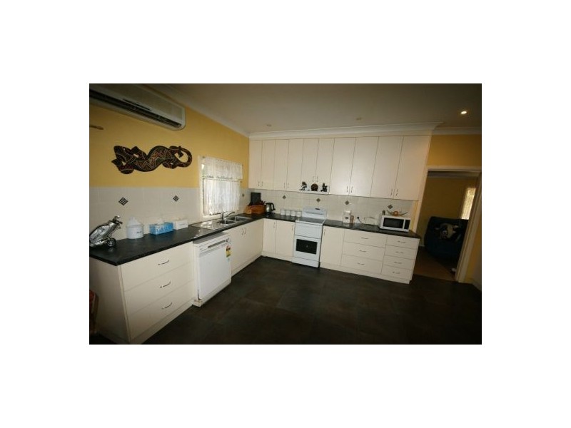 129 Wellington Street, Deniliquin NSW 2710