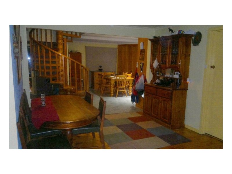 210 Burchfield Av, Deniliquin NSW 2710