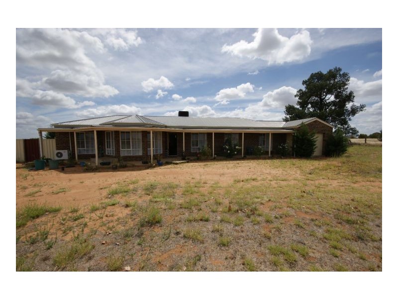 65  Mulumbah Estate, Deniliquin NSW 2710