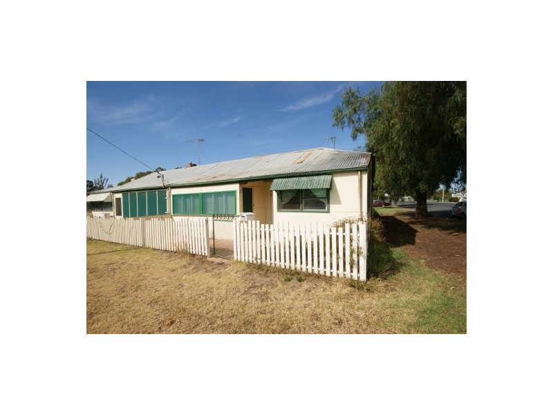 288 Duncan Street, Deniliquin NSW 2710