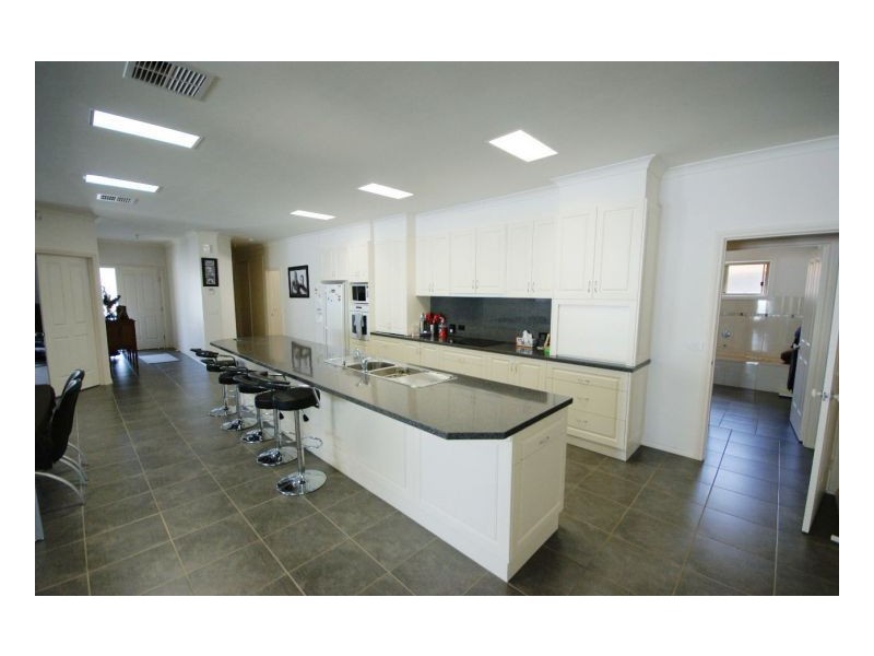 7 Thomas Crt, Deniliquin NSW 2710