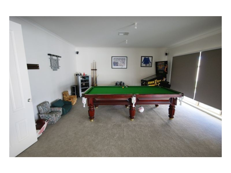 7 Thomas Crt, Deniliquin NSW 2710