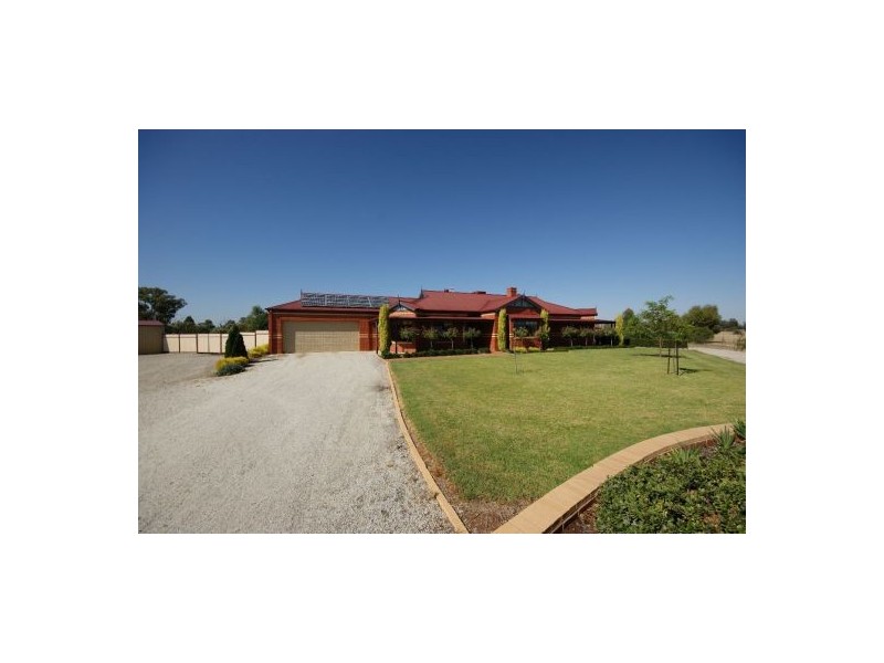 138 Henry St, Deniliquin NSW 2710