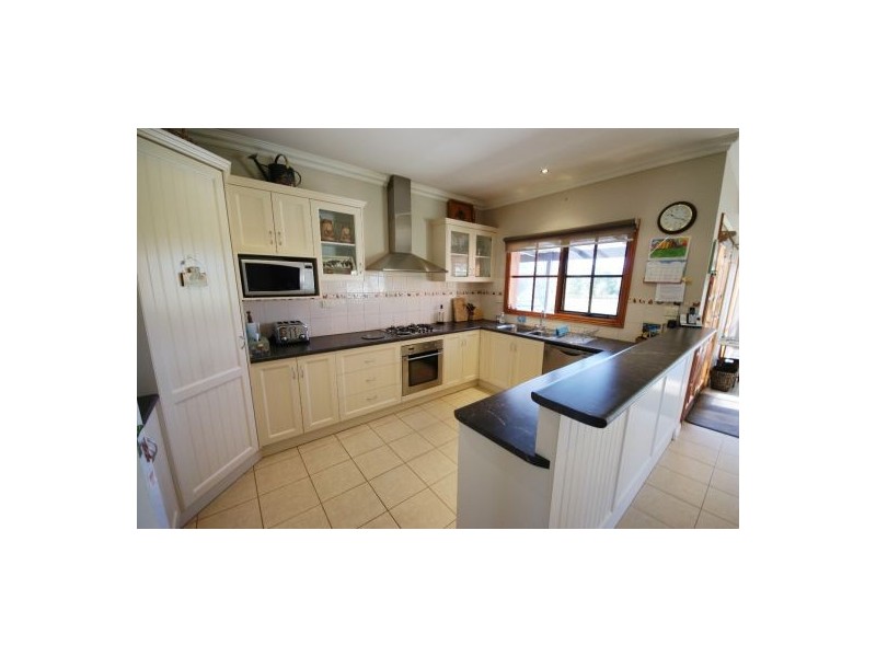 138 Henry St, Deniliquin NSW 2710