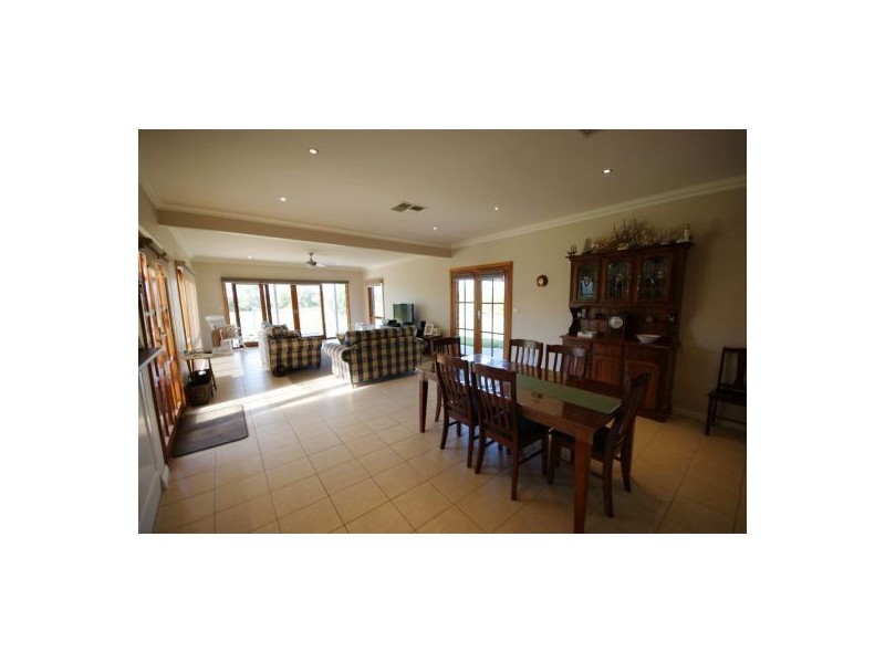 138 Henry St, Deniliquin NSW 2710