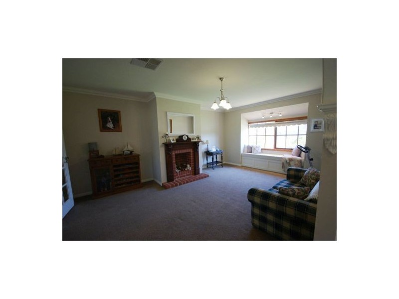 138 Henry St, Deniliquin NSW 2710