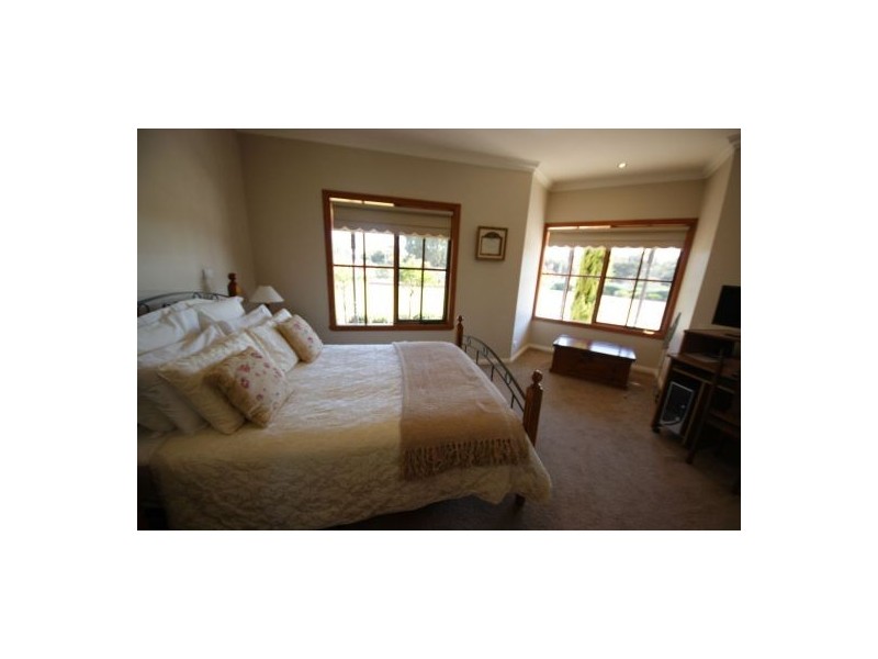 138 Henry St, Deniliquin NSW 2710