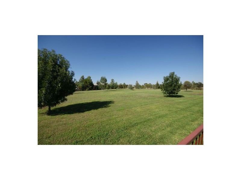 138 Henry St, Deniliquin NSW 2710