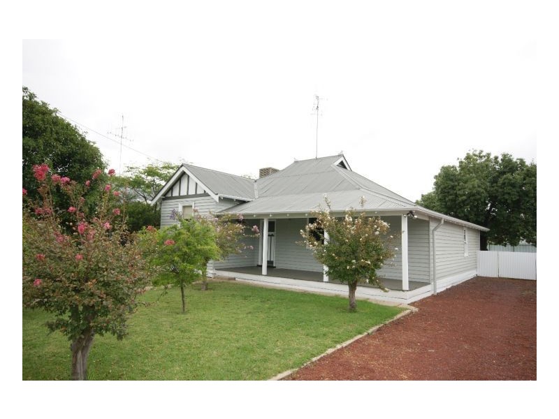 414 Harfleur St, Deniliquin NSW 2710