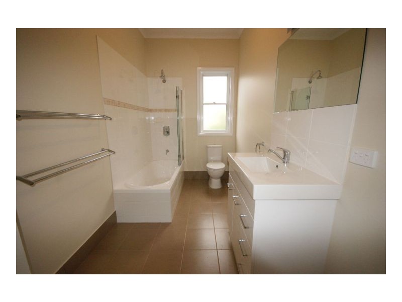 414 Harfleur St, Deniliquin NSW 2710