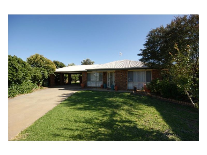 11 Norris Crt, Deniliquin NSW 2710