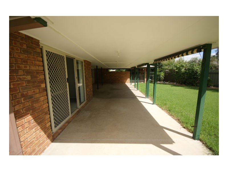 11 Norris Crt, Deniliquin NSW 2710