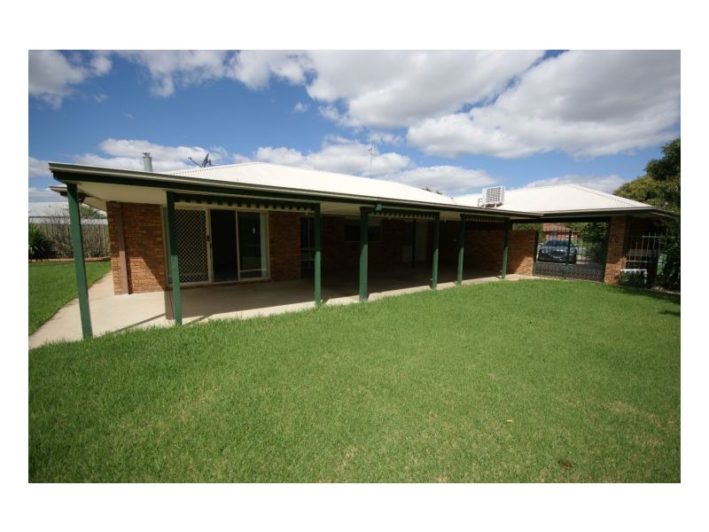 11 Norris Crt, Deniliquin NSW 2710
