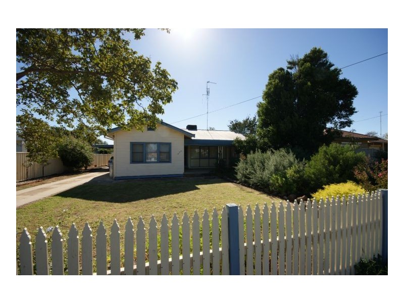 453 Wood St, Deniliquin NSW 2710