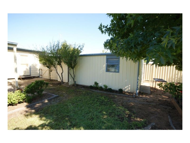 453 Wood St, Deniliquin NSW 2710