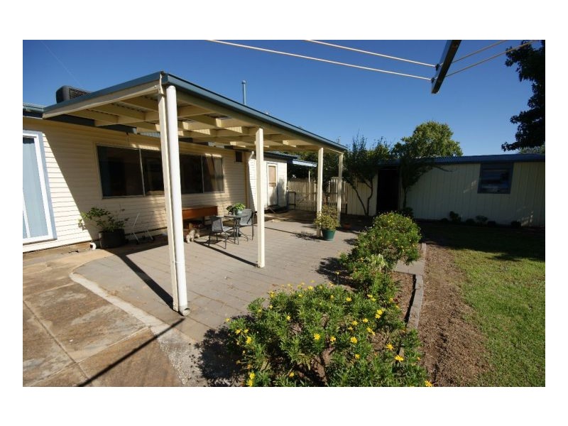 453 Wood St, Deniliquin NSW 2710