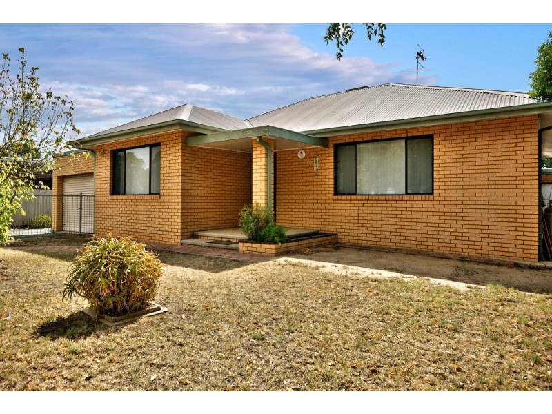 1/279 Victoria Street, Deniliquin NSW 2710