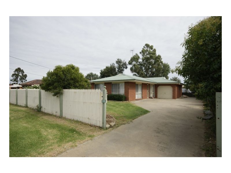 115 Burton St, Deniliquin NSW 2710