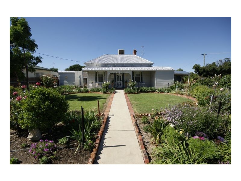 118 Napier St, Deniliquin NSW 2710