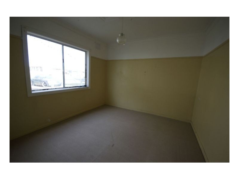 325 Sloane St, Deniliquin NSW 2710