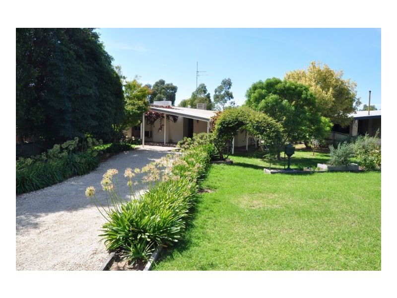 213 River St, Deniliquin NSW 2710