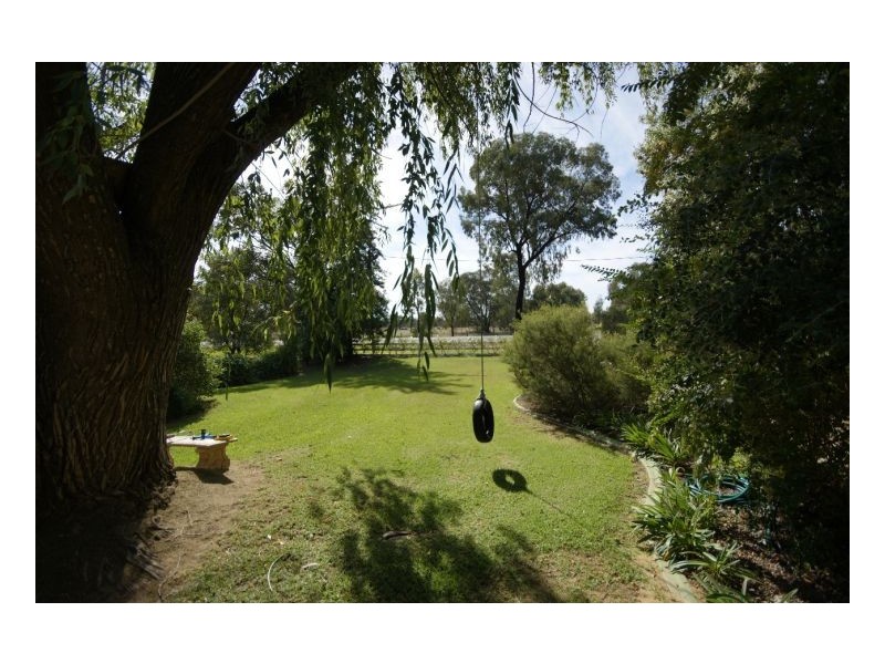 422 Hay Rd, Deniliquin NSW 2710