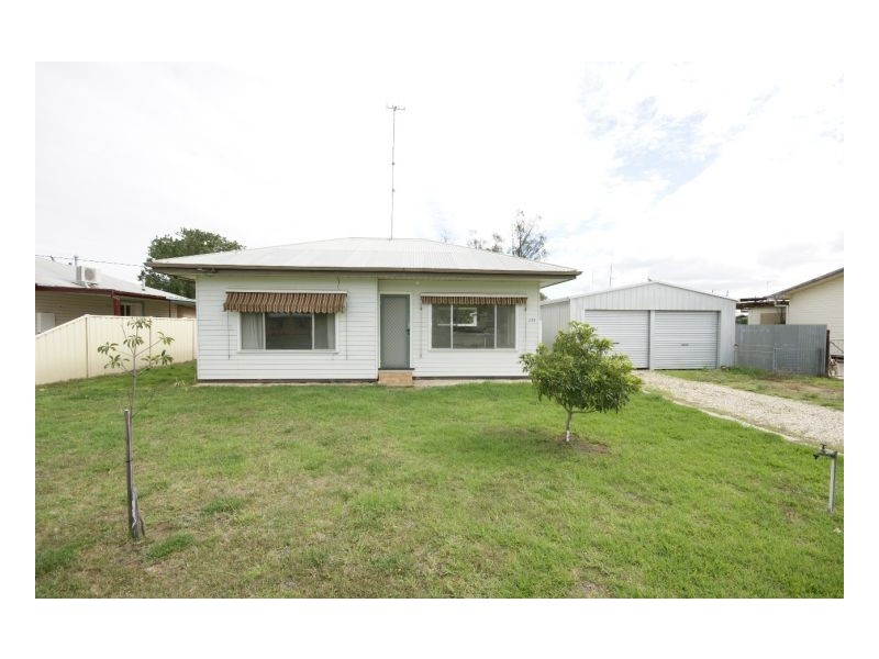133 Dick Street, Deniliquin NSW 2710