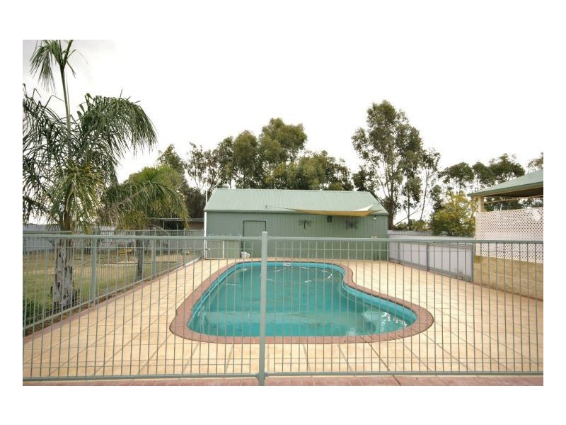 172 Henry St, Deniliquin NSW 2710