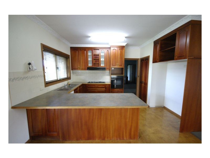 172 Henry St, Deniliquin NSW 2710