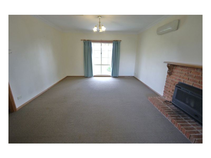 172 Henry St, Deniliquin NSW 2710