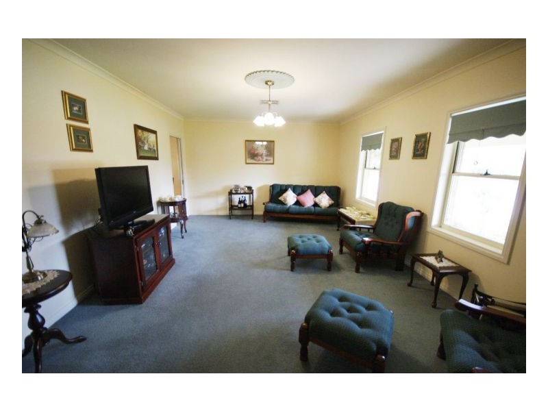 98 Hunter St, Deniliquin NSW 2710