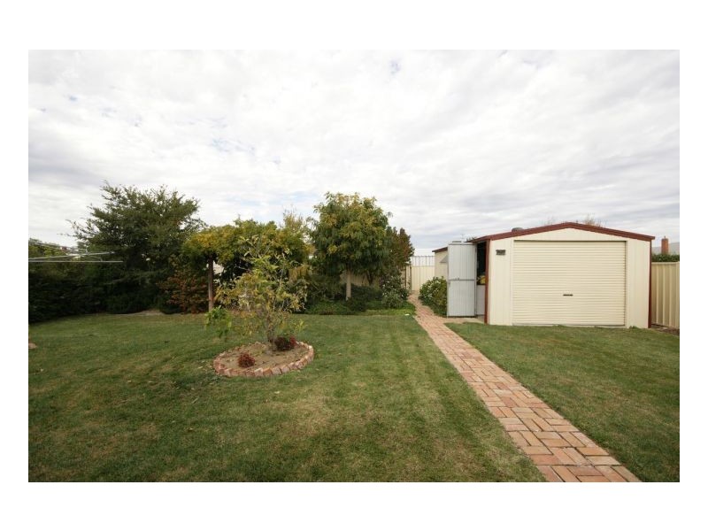 98 Hunter St, Deniliquin NSW 2710