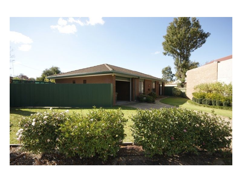 305 Victoria St, Deniliquin NSW 2710