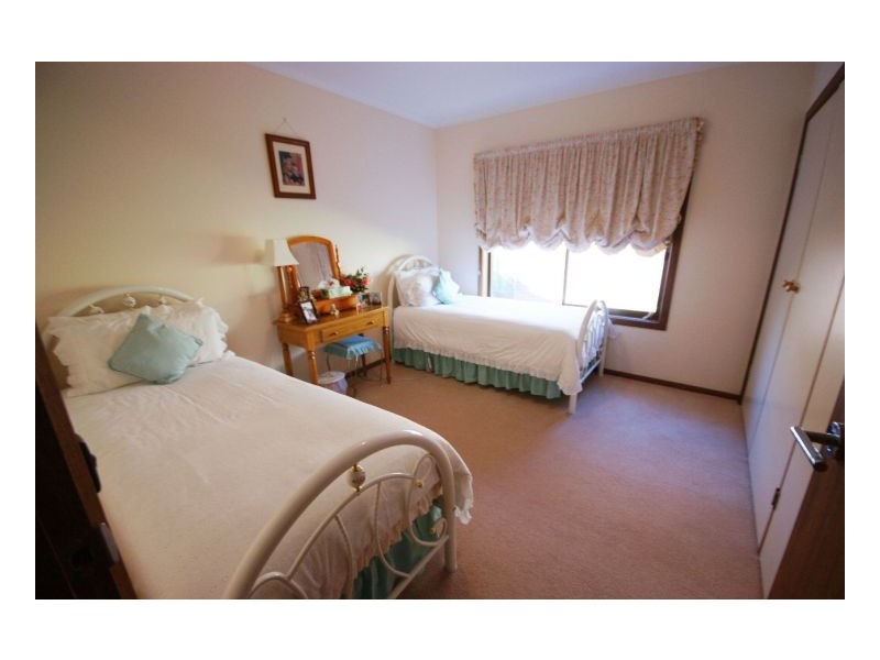 305 Victoria St, Deniliquin NSW 2710