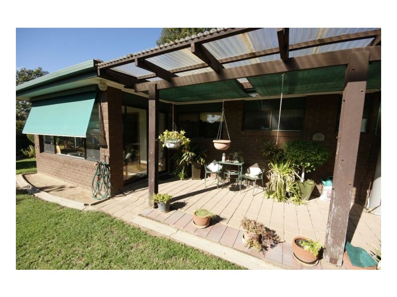 305 Victoria St, Deniliquin NSW 2710