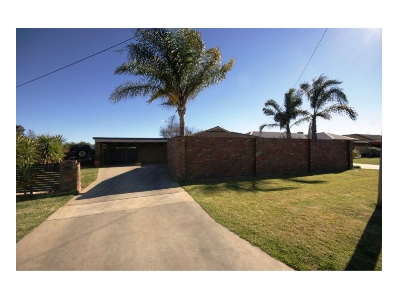 167 Faulkner St, Deniliquin NSW 2710