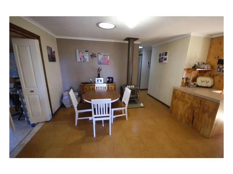 167 Faulkner St, Deniliquin NSW 2710