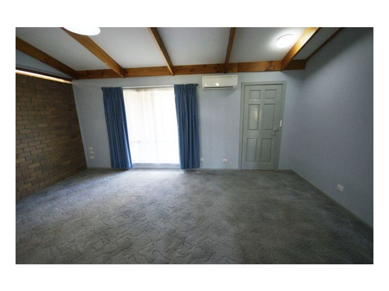 148 Hetherington St, Deniliquin NSW 2710