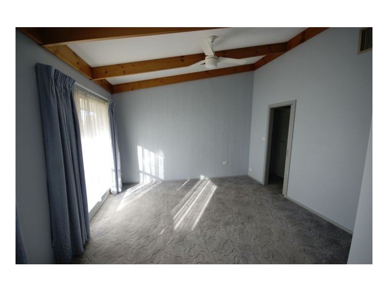 148 Hetherington St, Deniliquin NSW 2710