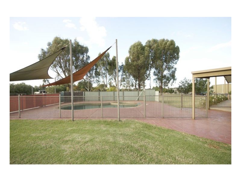 148 Hetherington St, Deniliquin NSW 2710