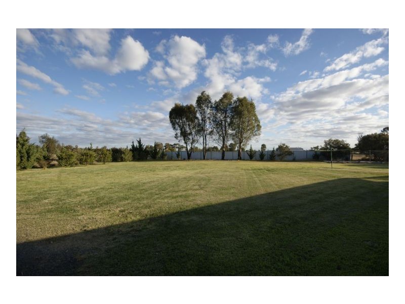 148 Hetherington St, Deniliquin NSW 2710