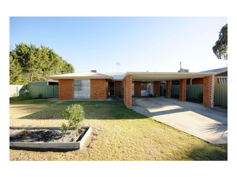 125 Ross St, Deniliquin NSW 2710