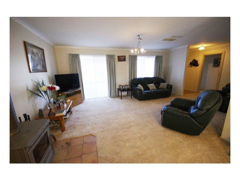 125 Ross St, Deniliquin NSW 2710